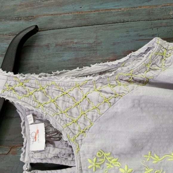 HD in PARIS for Anthropologie Sun Stitched Embroidered Peplum Tank - Size 4 - Picture 6 of 7